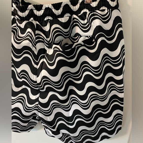 SOLD INC International Concepts Men's Wave-Print Swim Shorts Black L NWT - Picture 6 of 11